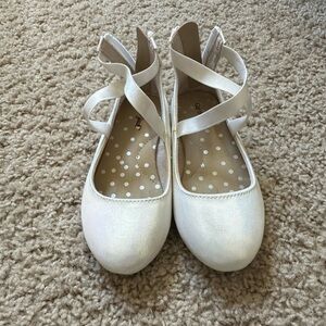 *4 for $15* Cat & Jack White Flats